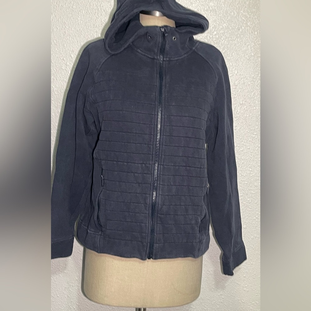 Lululemon women’s Navy Blue Quilted Jacket size 8